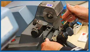 Bronx Community Locksmith Bronx, NY 718-663-2470 Bronx Community Locksmith Bronx, NY 718-663-2470